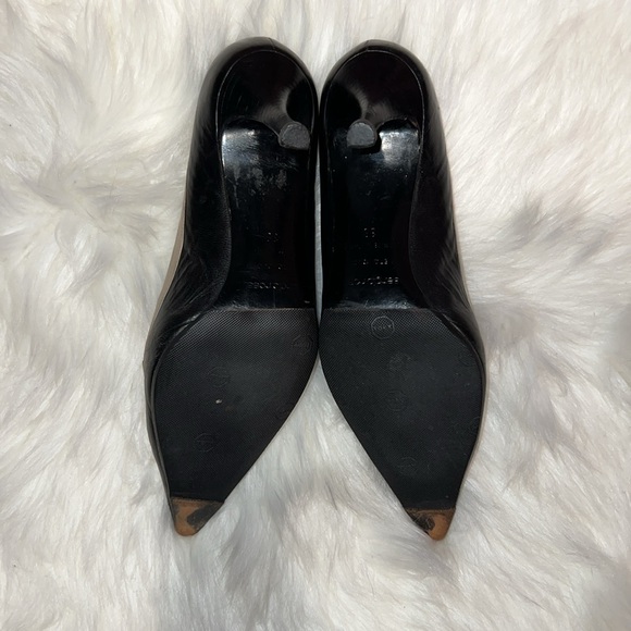 Sergio Rossi Dark Chocolate Brown & Cream Kitten Heels! - Picture 5 of 8